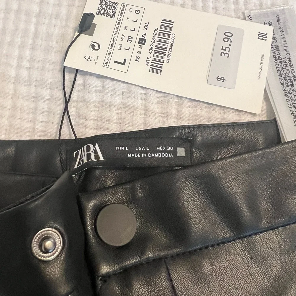 Zara Pleather high waisted ankle pants - Picture 2 of 5